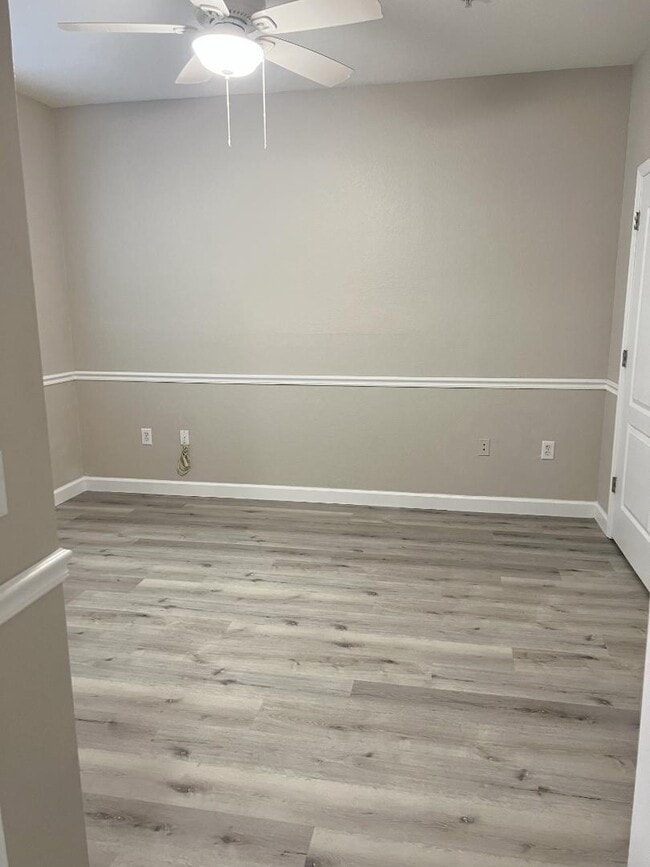 Building Photo - 4156 Central Sarasota Pkwy