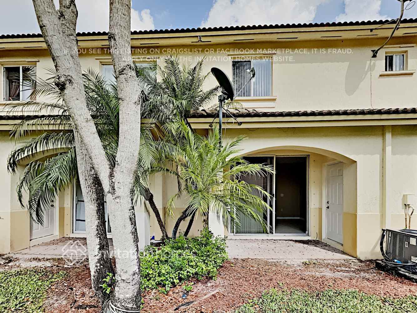 Building Photo - 2518 SW 83rd Terrace