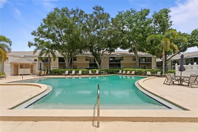 Building Photo - 4506 S Oak Dr