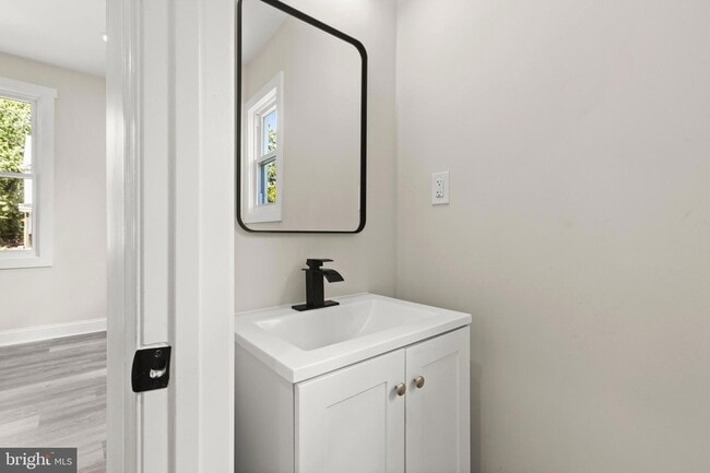 Building Photo - 505 McCabe Ave