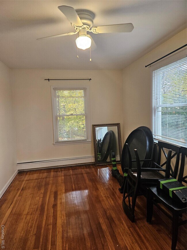 Building Photo - 22 A Town Path