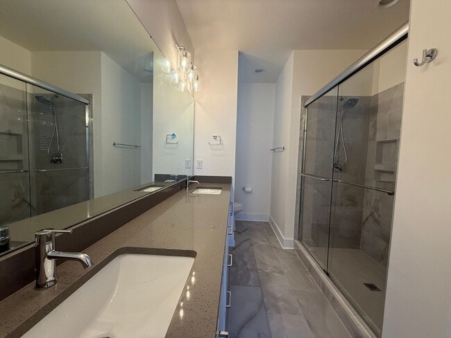 Building Photo - 2118 Bryant Park Dr