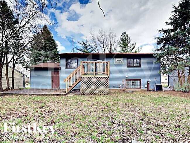 Building Photo - 233 Butternut Dr