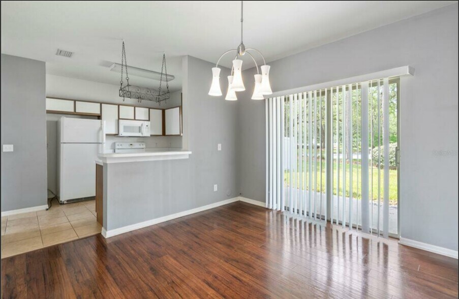 Kichen & Dining - 3310 Broken Bow Dr