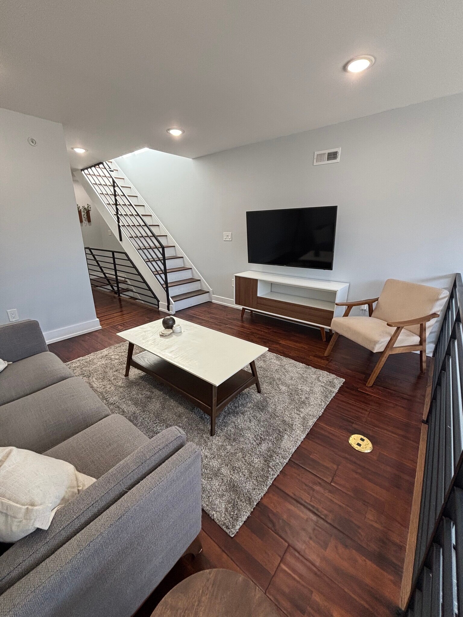 Building Photo - 1220 Lecount St