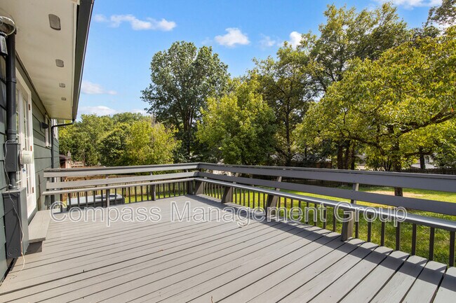 Building Photo - 1505 Aldenwood Ln