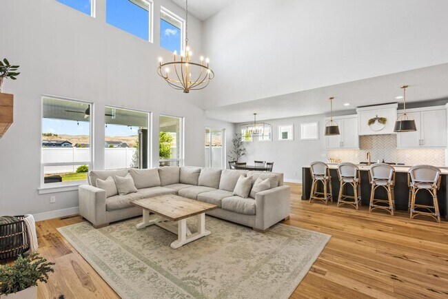 Building Photo - Luxurious Farmhouse Living in Dry Creek Ranch