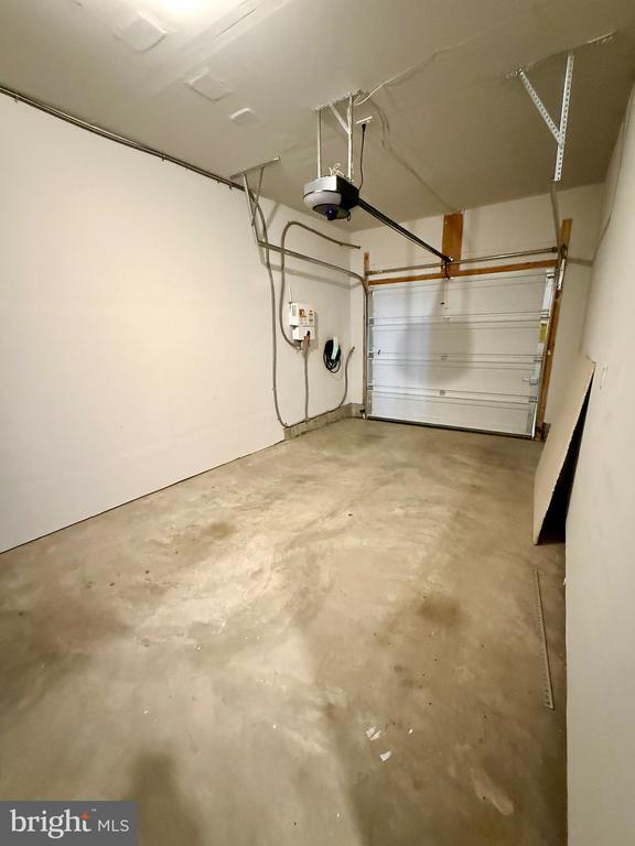 Building Photo - 4 Peregrine Way