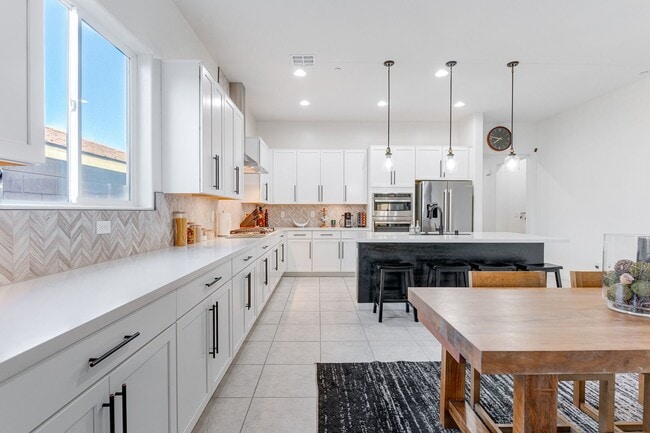 Building Photo - Charming Single-Story in Cadence with Fireplace & Entertainer’s Backyard!