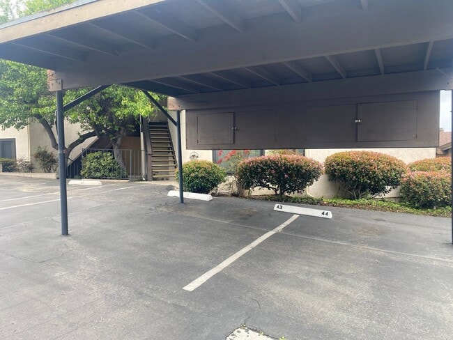 Building Photo - 3831 Nipoma Pl