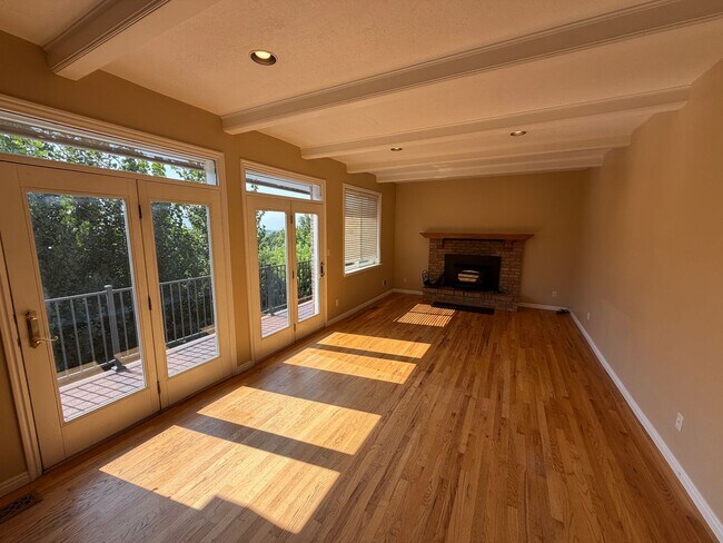 Building Photo - 479 S Palisade Dr