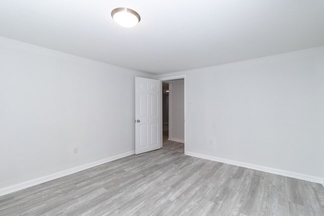 Building Photo - 770 Mahoney Rd