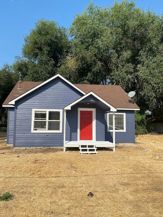Building Photo - 2 Bedroom Nampa Home_Large Lot_Pet Friendly