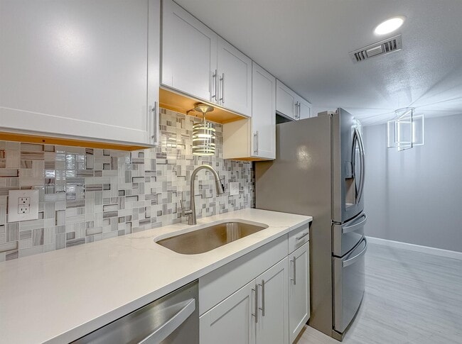 Building Photo - 2465 Talco Hills Dr