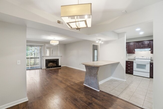 Building Photo - Spacious Condo • Pool Community • Prime Location