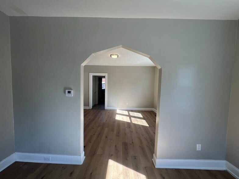 Building Photo - 2310 Indian Mound Ave