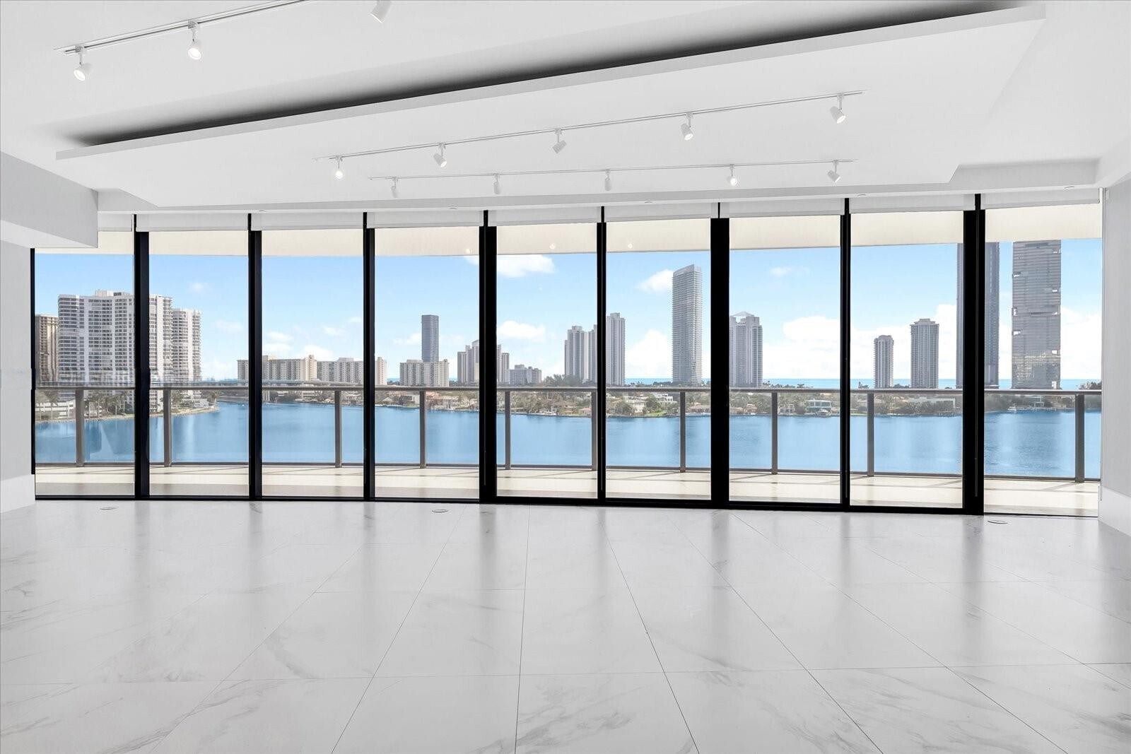 Building Photo - 5500 Island Estates Dr