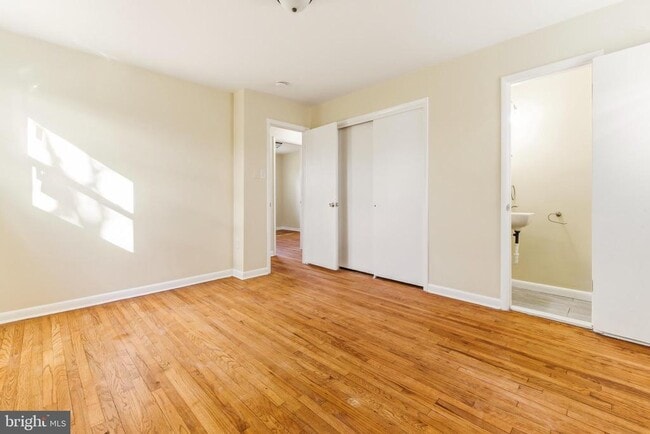 Building Photo - 305 American Way