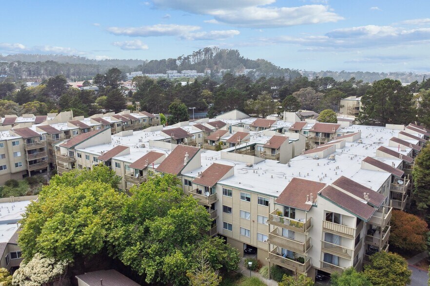 Building Photo - 370 Imperial Way