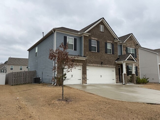 Building Photo - Beautiful and Spacious 5BR 4.5BA Home w/ Full Appliance Kitchen • Garage in Fairburn