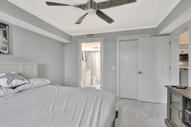 Building Photo - 8687 River Homes Lane