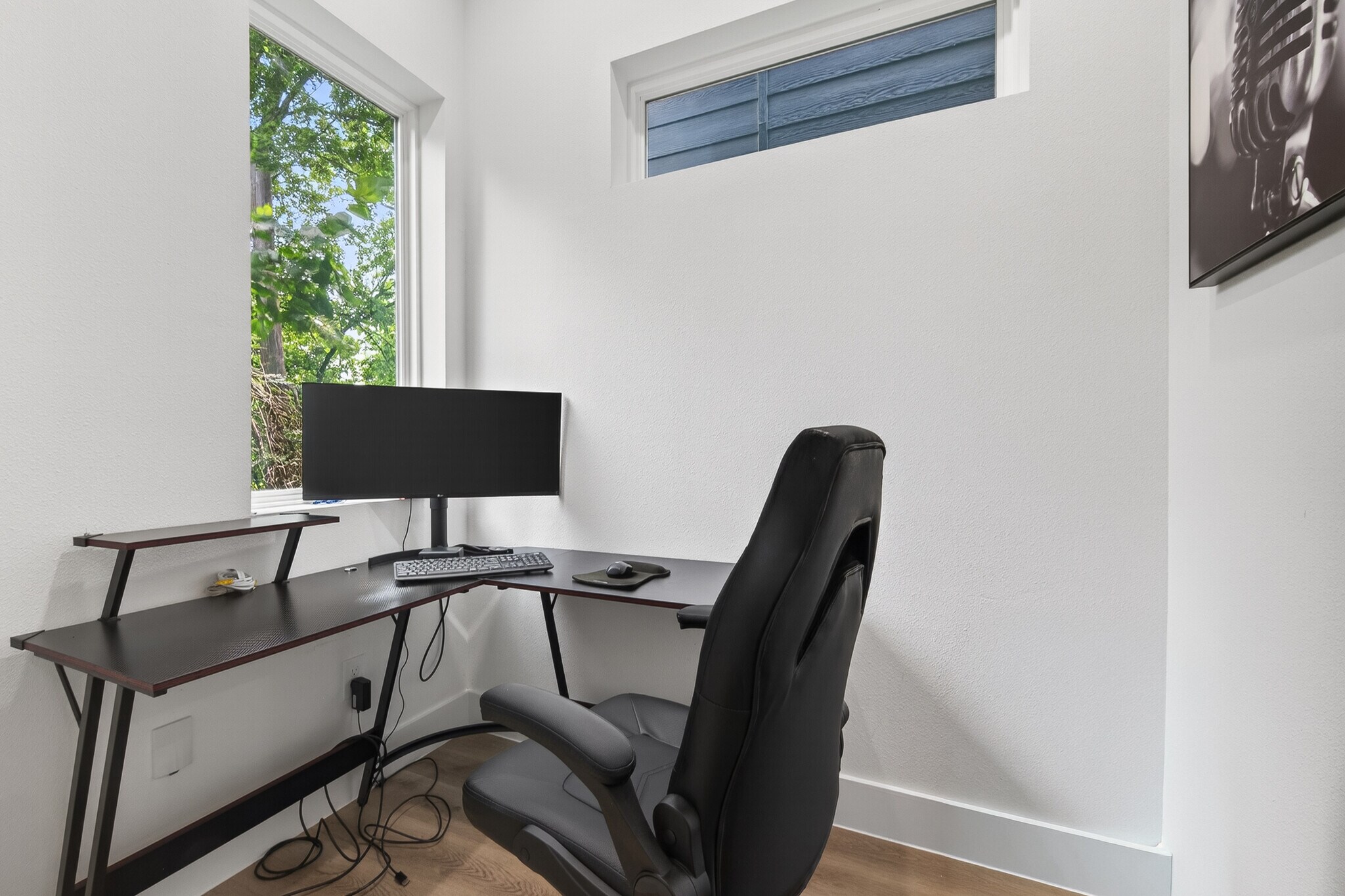 Dedicated Home office Room - 523 Schweikhardt St