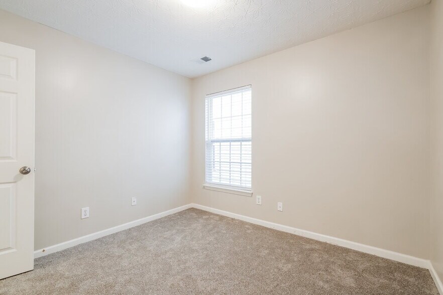 Building Photo - 79 Topaz Dr