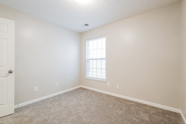 Building Photo - 79 Topaz Dr