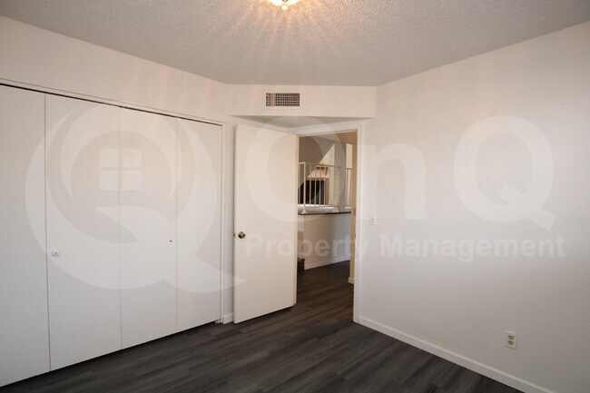 Building Photo - 8111 W Wacker Rd