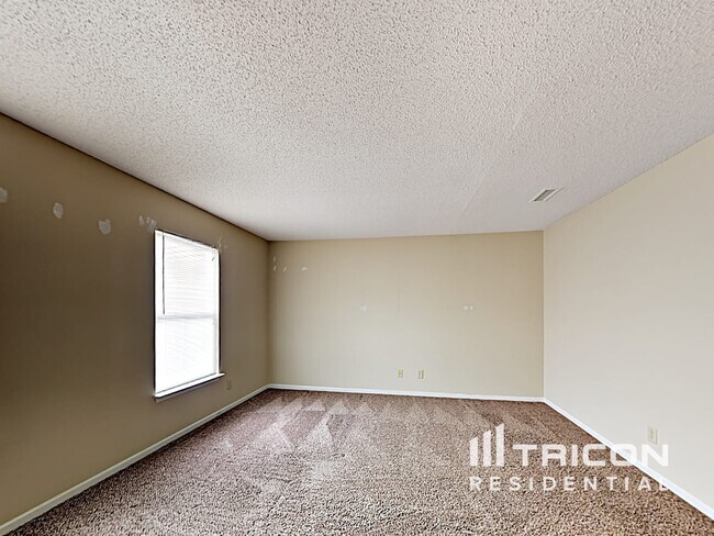 Building Photo - 6733 Everbloom Ln