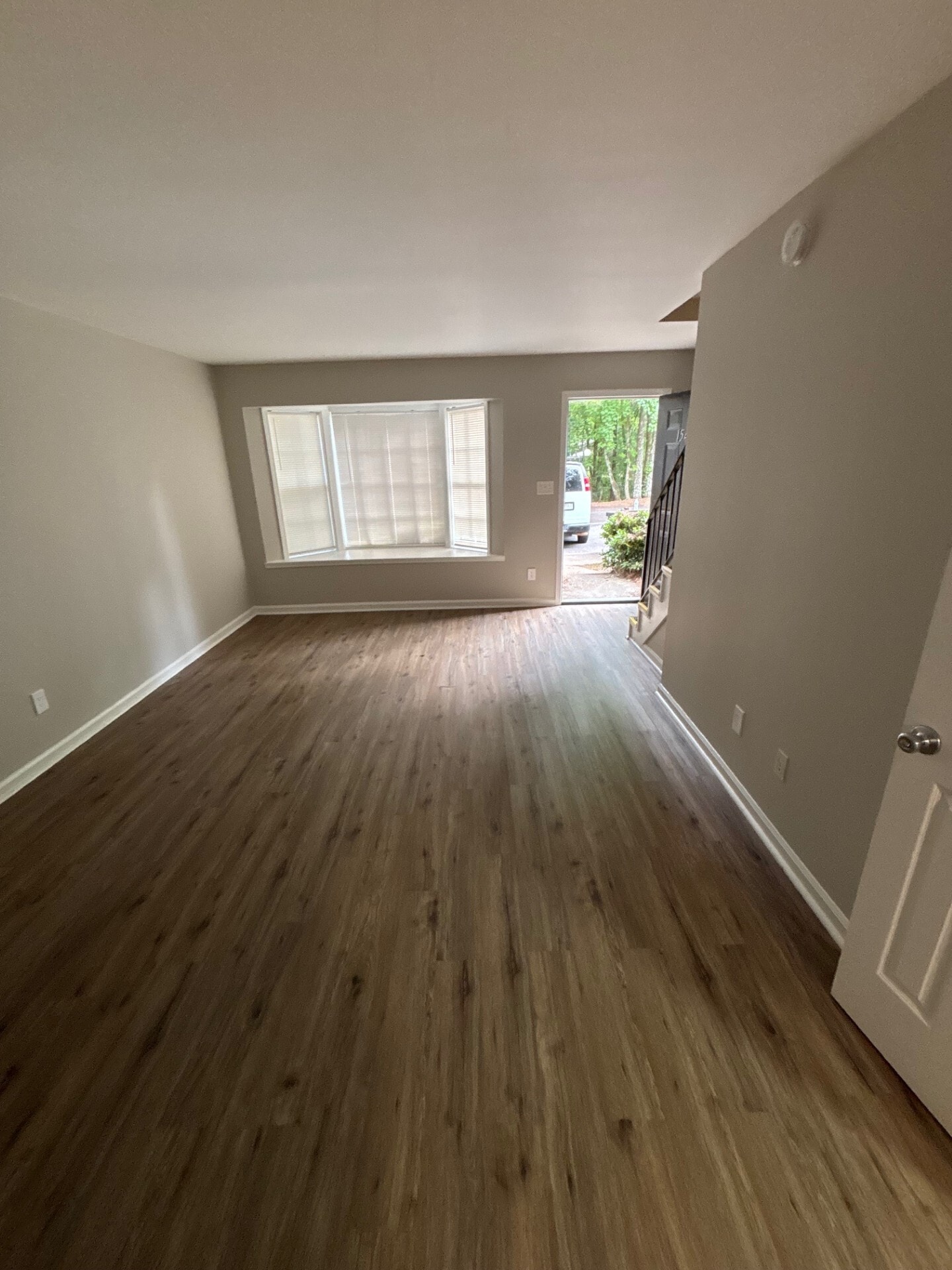 Building Photo - 1526 Charter East Cir