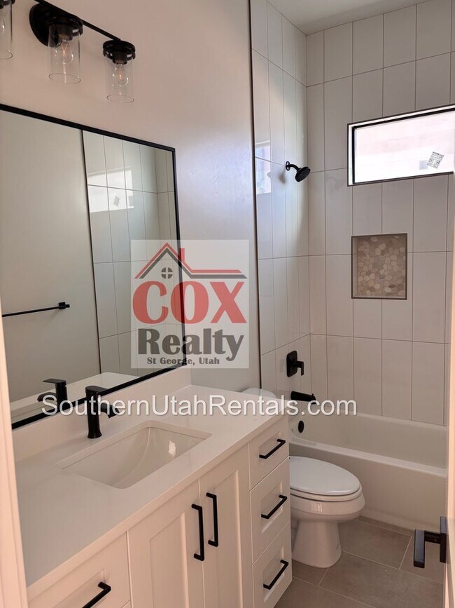 Building Photo - BRAND NEW 6 bed  | 4 bath | 3 car garage c...