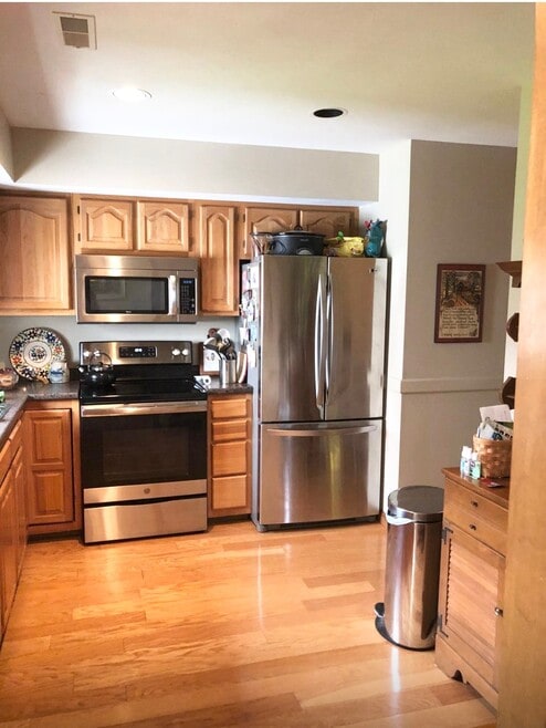 Building Photo - 69 Midlake Cir