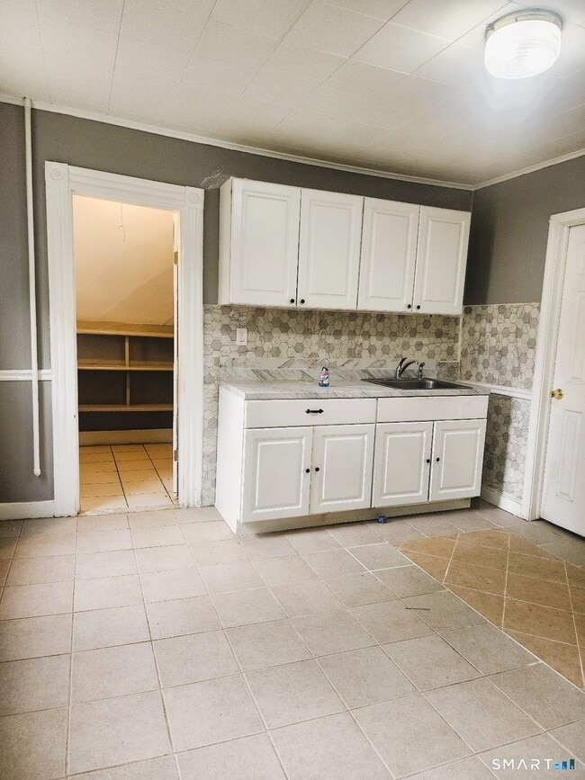 Building Photo - 25 Laurel St