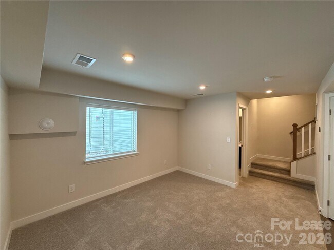 Building Photo - 422 Serenity Cir