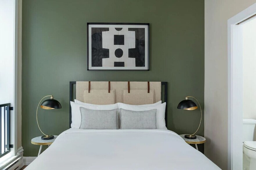 Building Photo - 17 S Wabash Ave