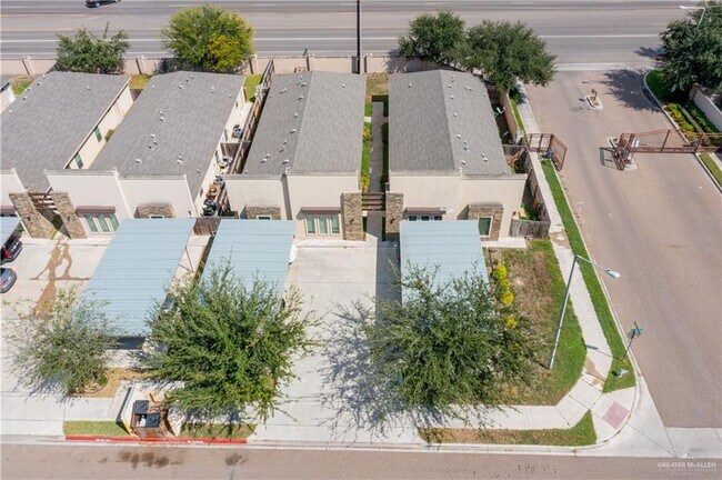 Building Photo - 15 Upas Dr