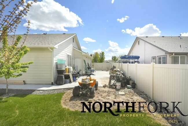 Building Photo - Superb Star Home With Move-in Credit opportunity - HOME IS NOT FURNISHED