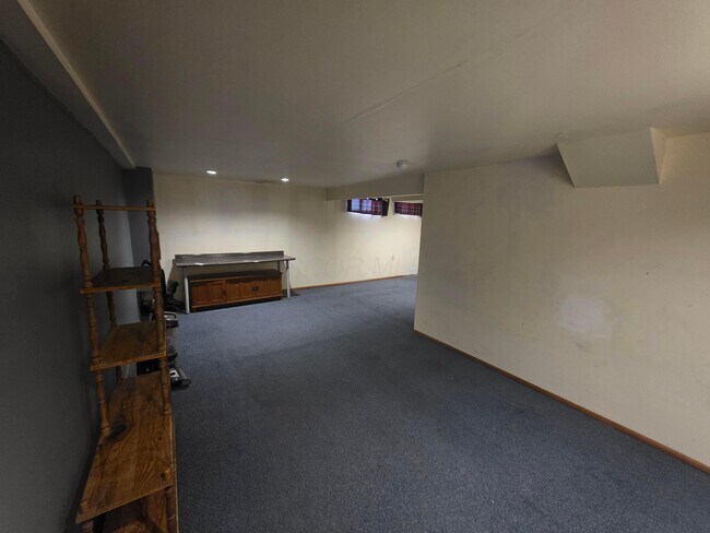 Building Photo - 7006 Finchley Dr