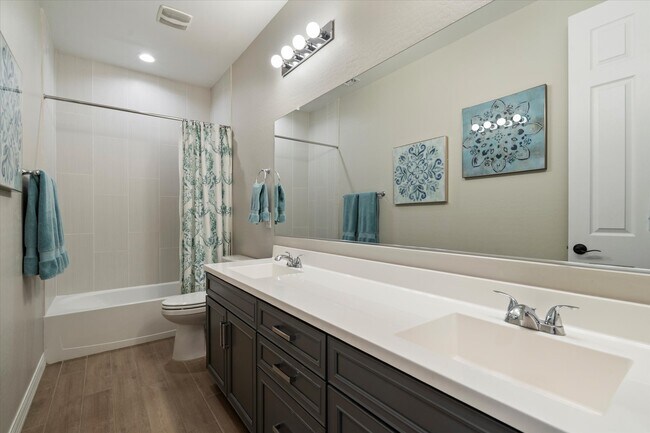 Building Photo - 12410 N 146th Ln