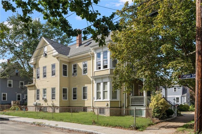 Building Photo - 183 Wood St