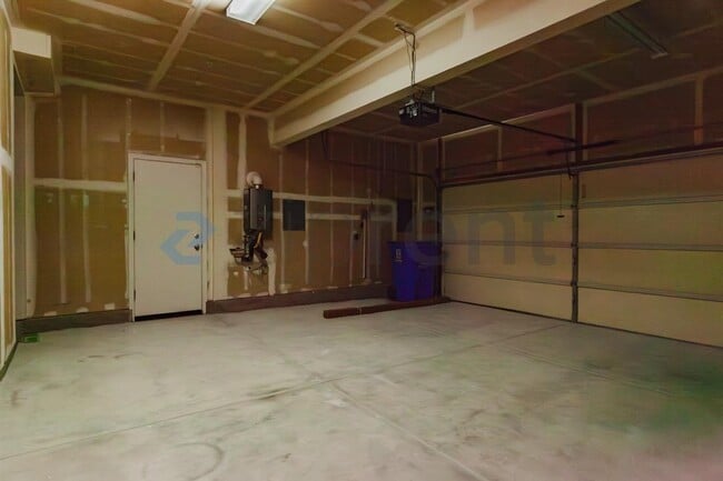 Building Photo - 873 Willow Bridge Dr