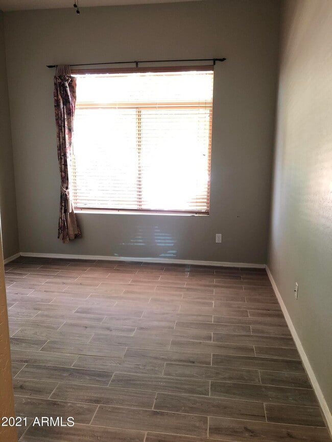 Building Photo - 10453 E Pine Valley Dr