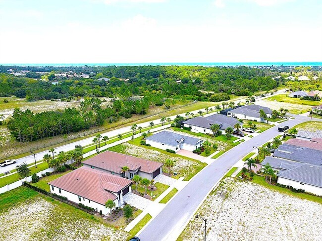 Building Photo - 20 Del Palma Dr