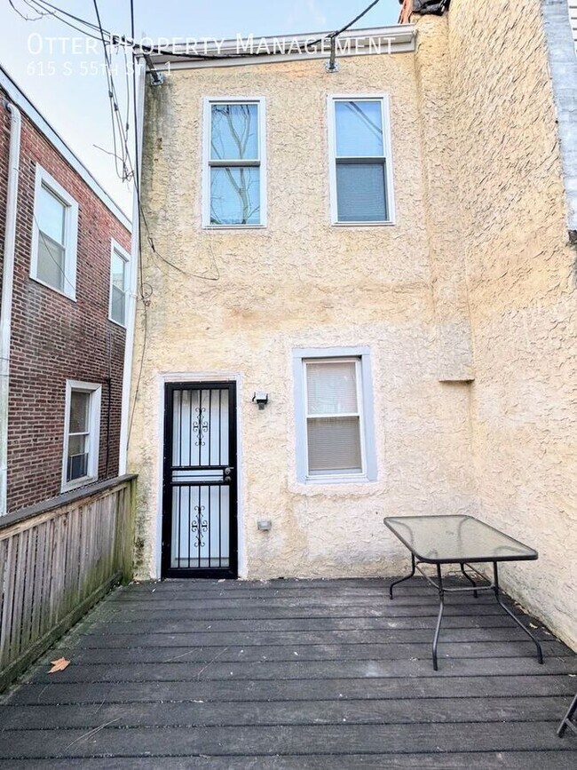 Building Photo - 615 S 55th St