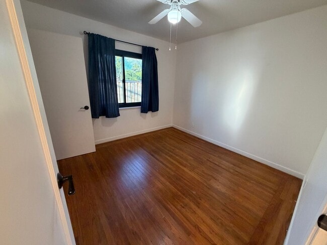 Building Photo - 3 Bed / 1.5 Bath | Thornwood Terrace Home Available Now