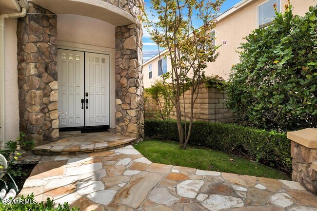 Building Photo - 6320 Ballantine Pl