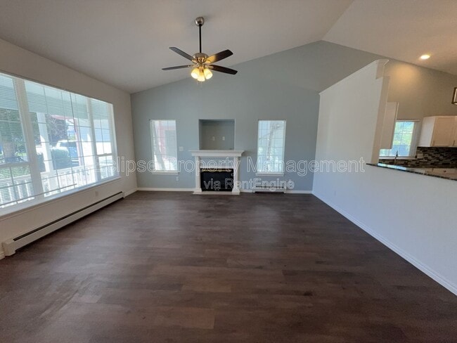 Building Photo - 714 E Harbor Cir