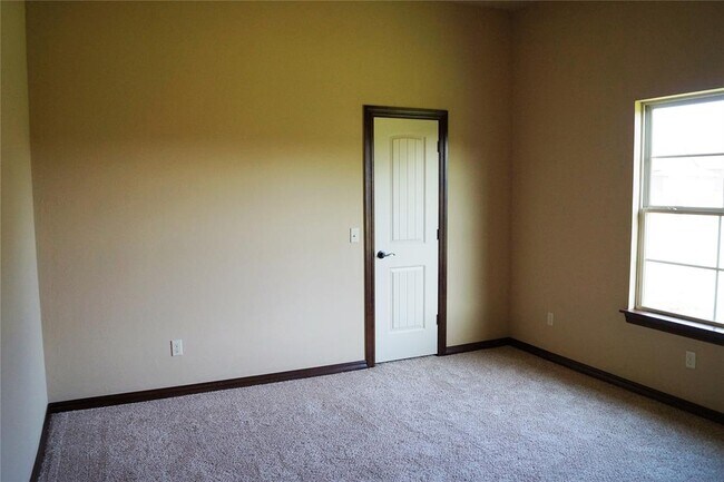 Building Photo - 17408 Braken Dr