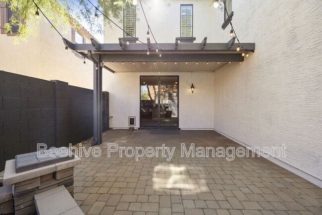 Building Photo - 2314 W Jake Haven